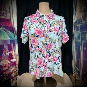 🌴 Women’s Tropical Floral Button-Up Shirt Resort/Cruise Vibes Light Blue & Pink